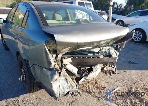 2005 Nissan Altima 2.5 S z USA, uszkodzony, nr VIN 1N4AL11D05C104051